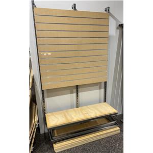 Lot 27

Display Bay - Half Slat Wall & Shelves